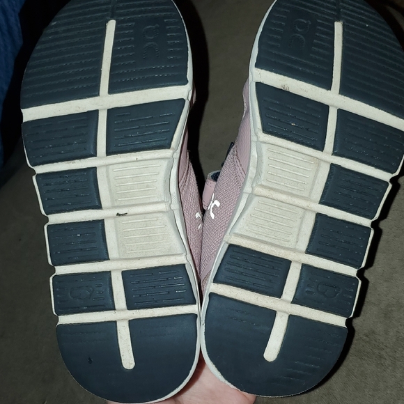 On Running Kids Sneakers in Light Pink and Dark Gray - Picture 5 of 6